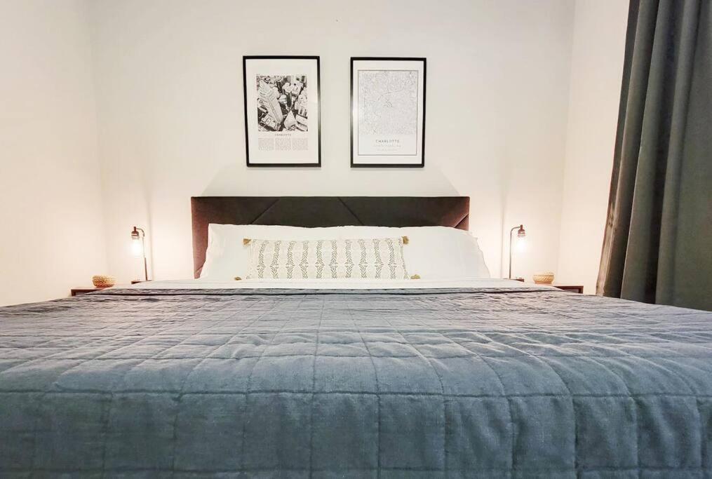 New Stylish Getaway- 5 Mil To Uptown/3 Smart Tvs! Apartment Шарлът Екстериор снимка